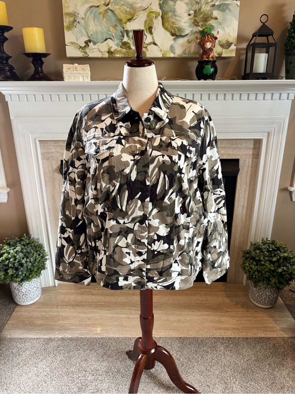 *NEW* Women’s Chico’s Floral Camo Stretch Denim Jacket - Plus Size 4 (XL 20)
